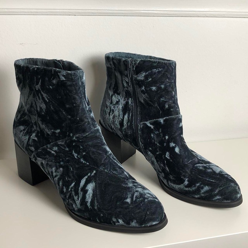 Blue Crushed Velvet Booties!